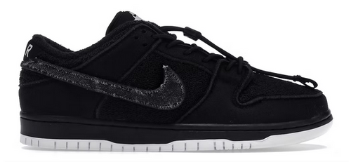SB Dunk Low Gnarhunters