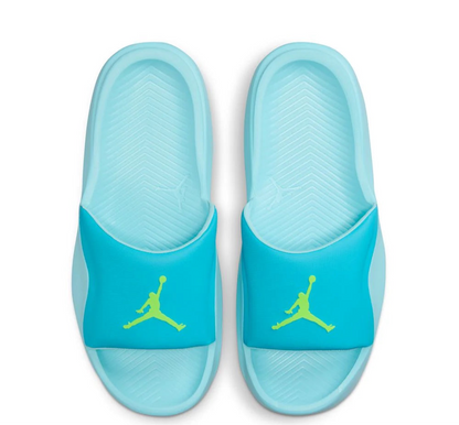 Franchise Slide
Chlorine Blue Copa Electric Green