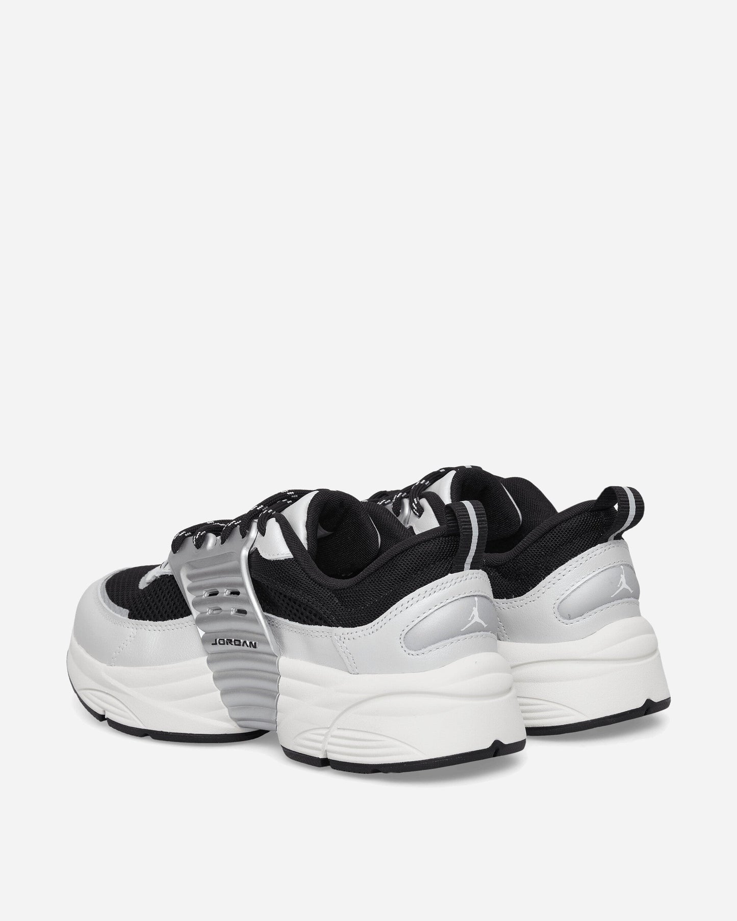 Jordan Trunner O/S Sneakers Photon Dust / Black / Sail / White