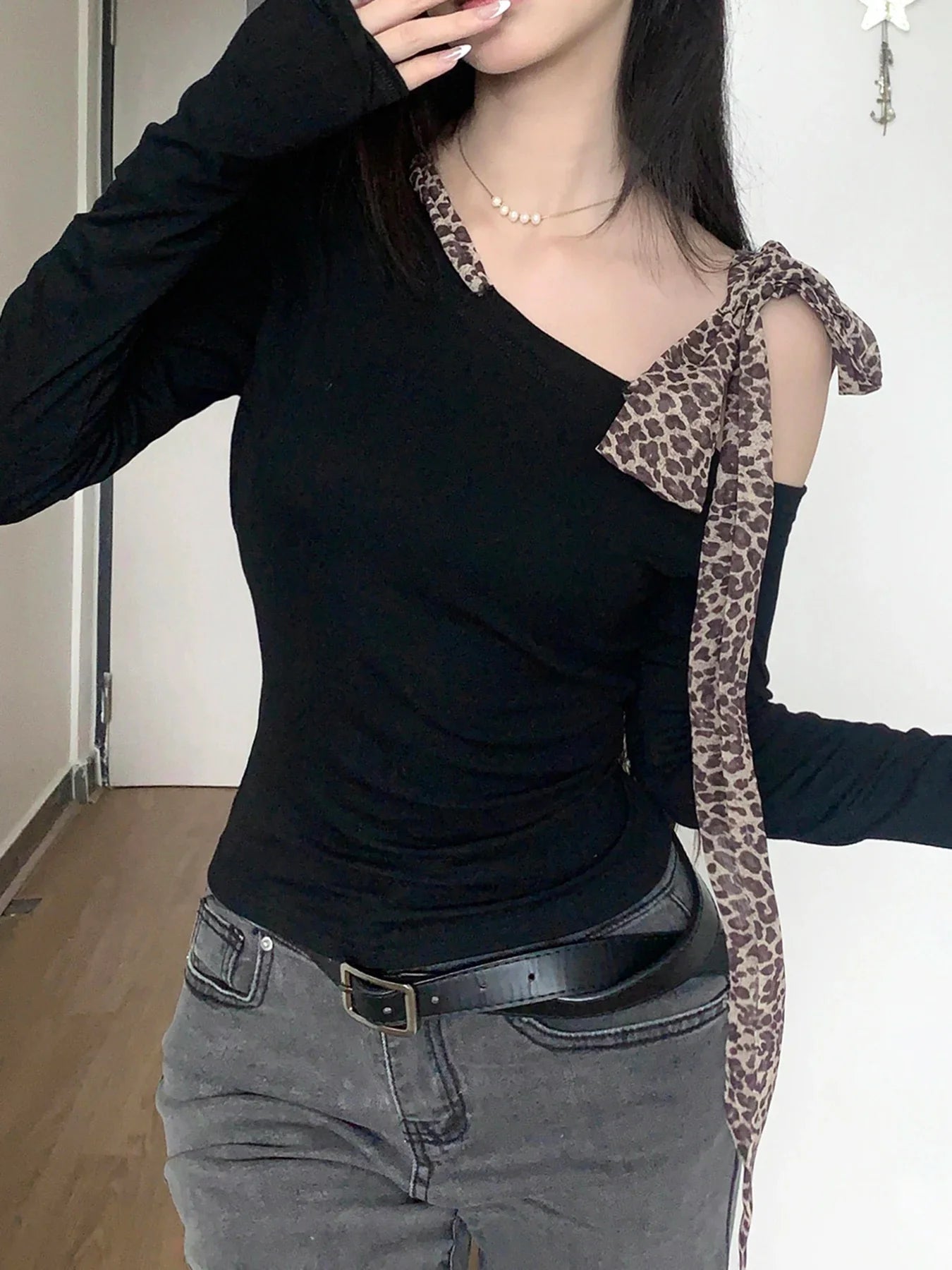 Design Skew Collar Leopard Lace-Up Top Tees s Autumn Women Trendy Clothes Long Sleeve Slim Y2k Blouse New