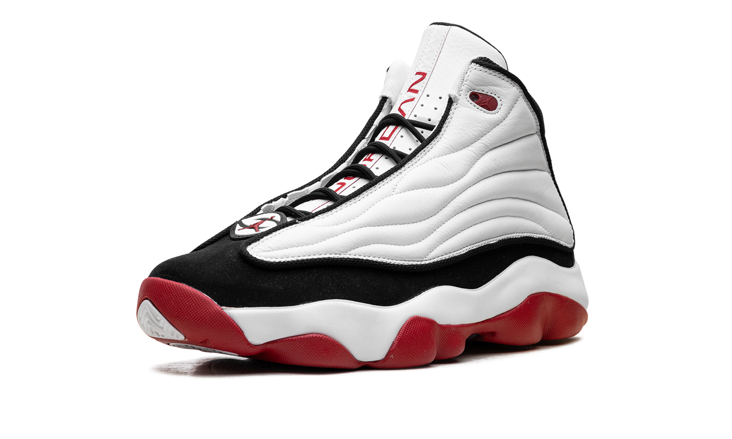 Pro Strong "White Black Gym Red" DC8418 116